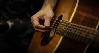 Curso de guitarra gratis en español con certificación