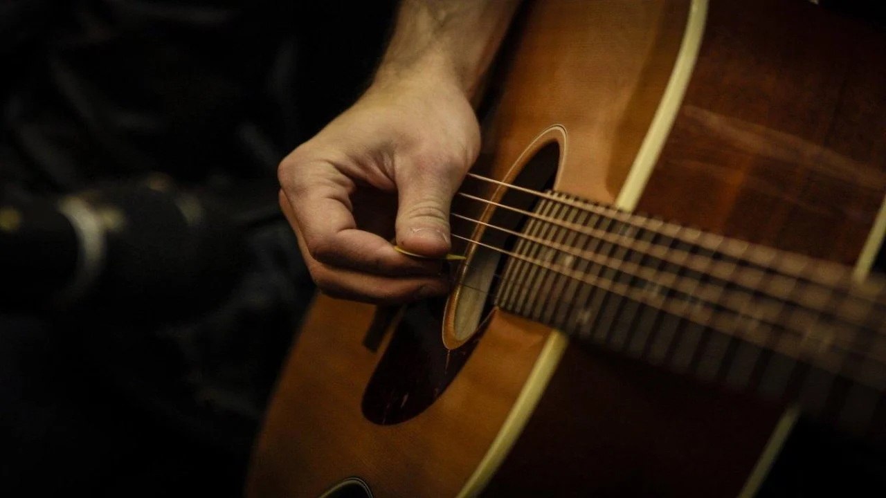 Curso de guitarra gratis en español con certificación