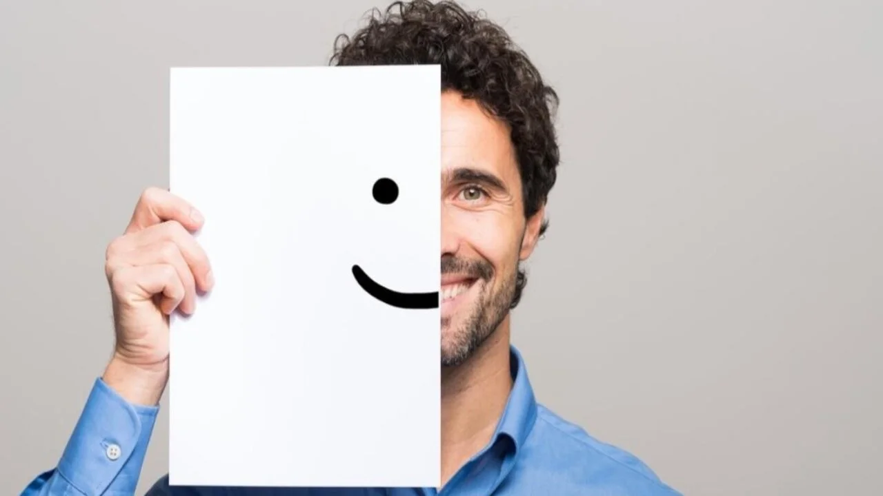 Aprende a ser y vivir más feliz con este curso gratis en línea