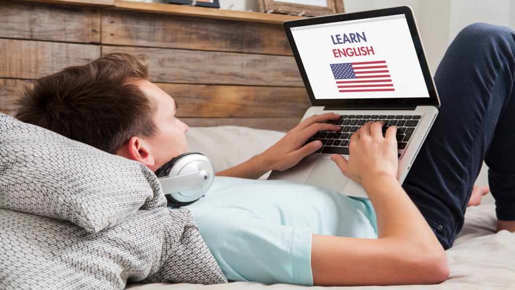 Aprende inglés sin salir de casa gracias a este curso gratis - CardBiss