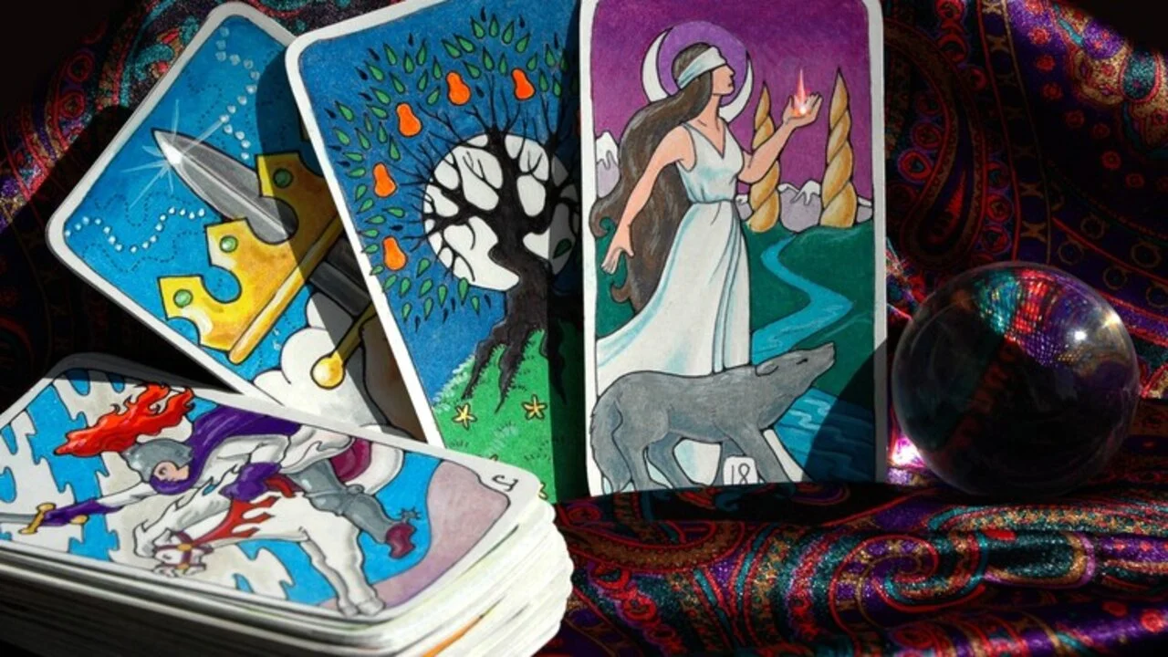 Aprende a Leer las Cartas del Tarot con este curso gratuito en línea